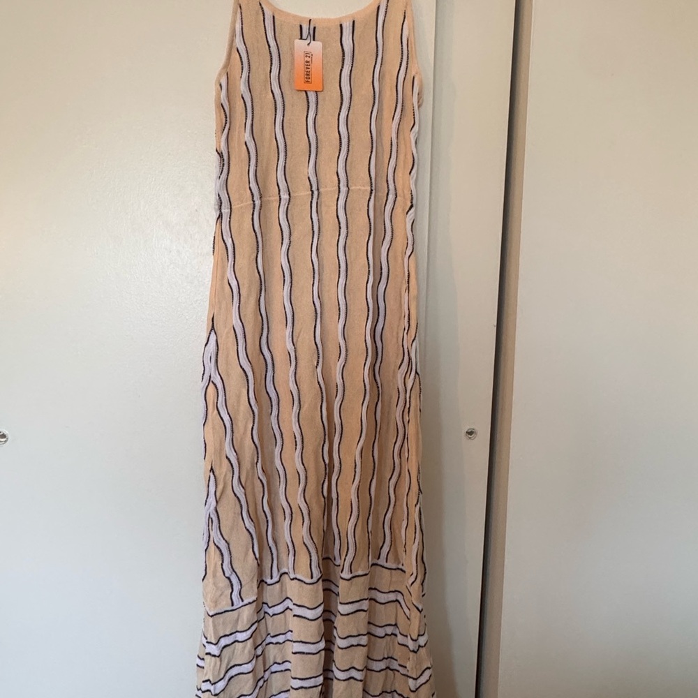 Forever 21 Beige and Navy Maxi Dress